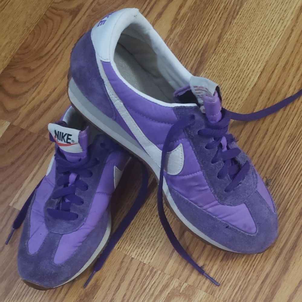 Nike tennis shoes
